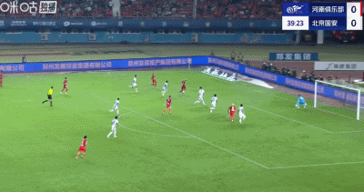 半场：河南1-0国安，钟义浩百场破门，曹永竞射中横梁