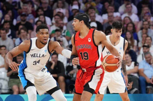 足球即场比分-字母哥巨变之旅：11年前未入籍，如今成希腊名片