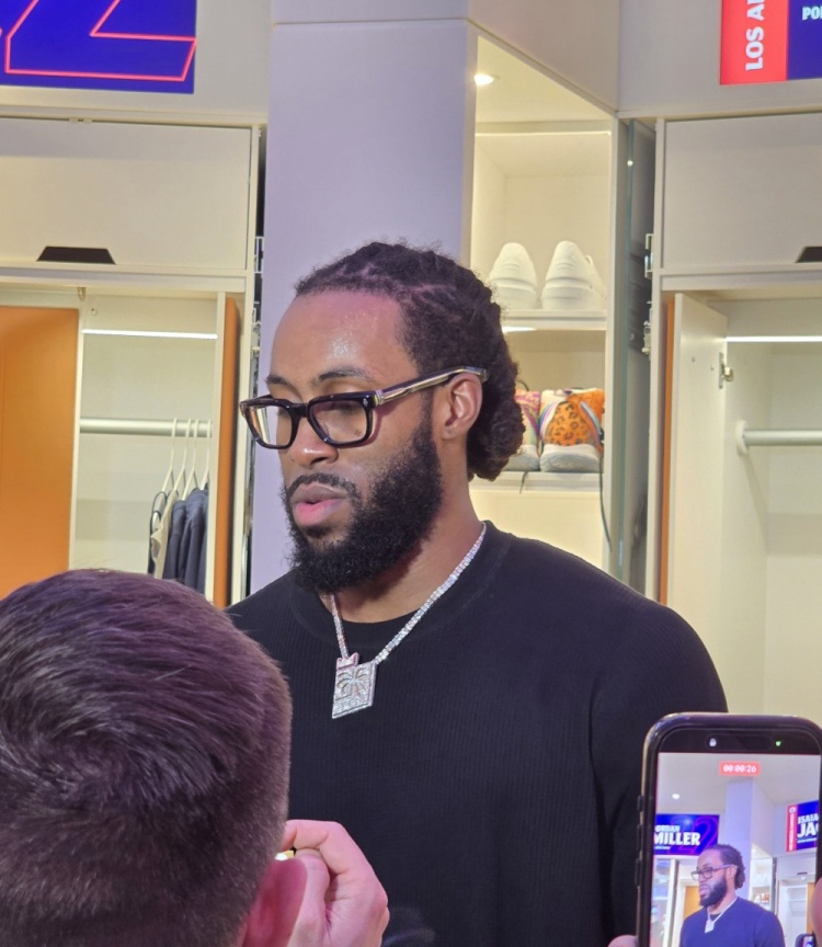 足球比分500网-以赛亚·杰克逊谈首次对阵步行者：我在那待了5年 彼此之间只有爱